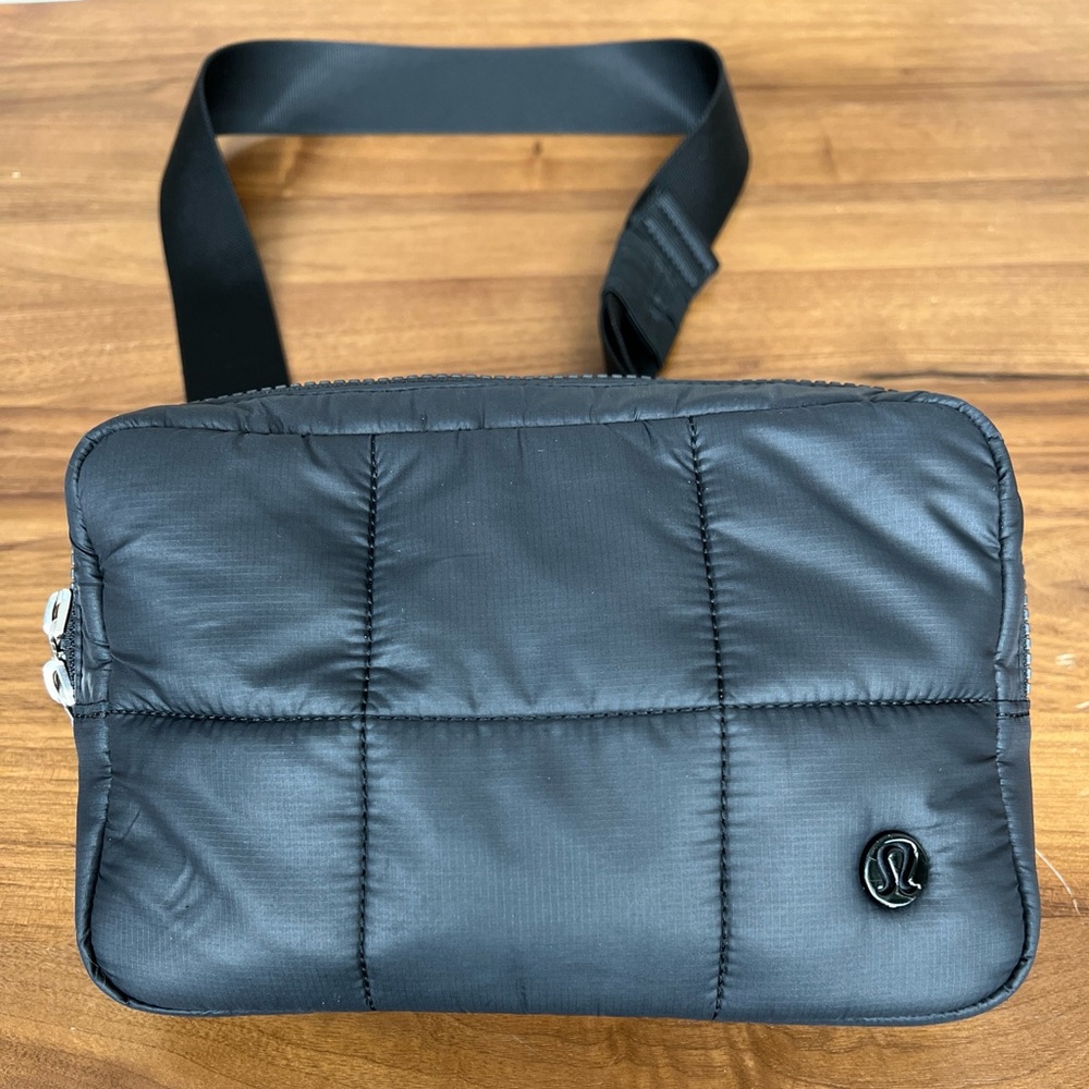 Lululemon quilted grid belt bag black
